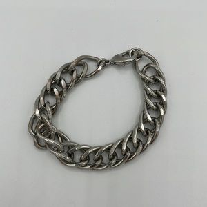 Metal chain bracelet